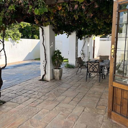 Toni'S Cottage Graaff-Reinet エクステリア 写真