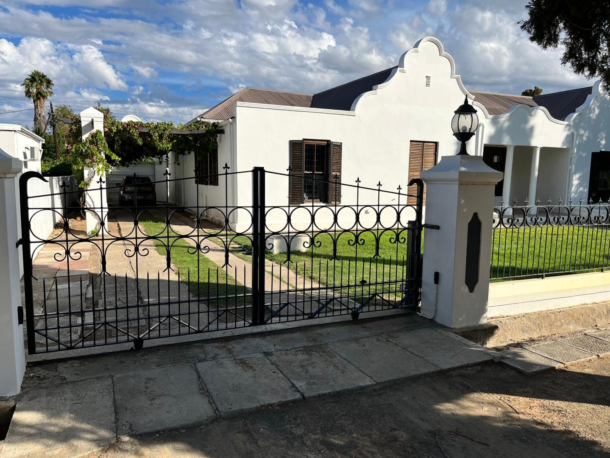 Toni'S Cottage Graaff-Reinet エクステリア 写真