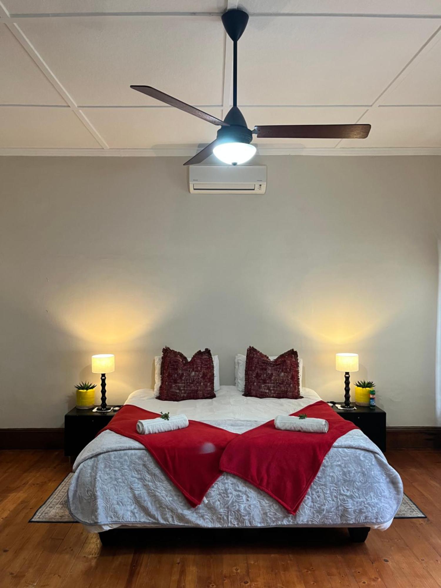 Toni'S Cottage Graaff-Reinet エクステリア 写真